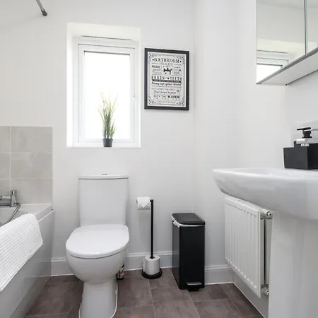 Spacious Luxury House In Canterbury With Free Parking & Garden - Sleeps 7 Exterior foto