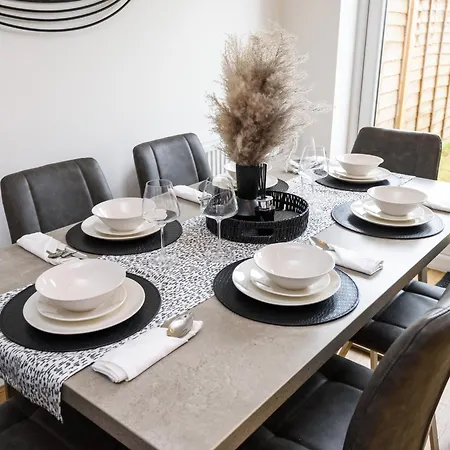 Spacious Luxury House In Canterbury With Free Parking & Garden - Sleeps 7 Exterior foto